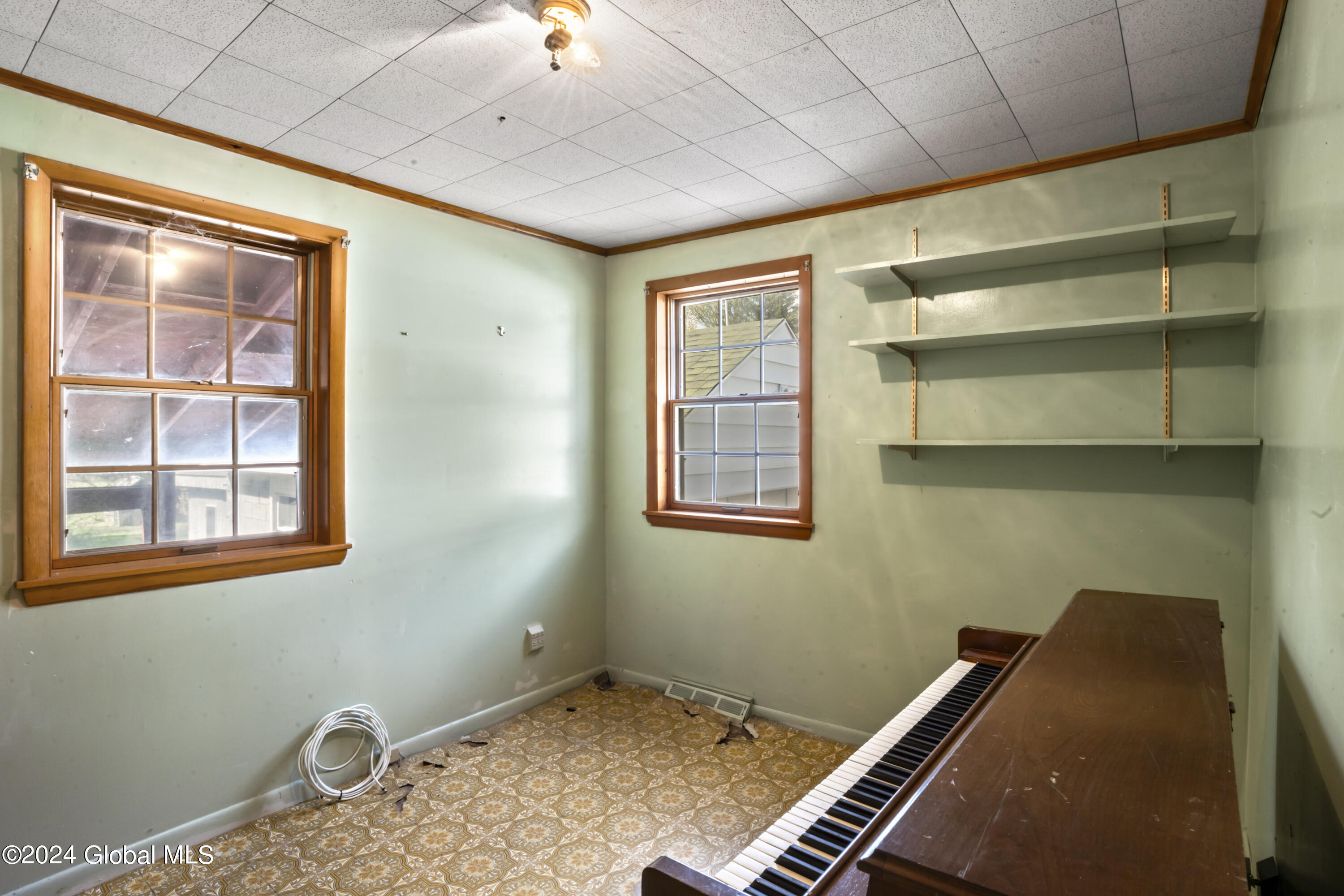 141 Schoolhouse Road Albany, NY 12203 - Photo 9 of 18 DSC08296