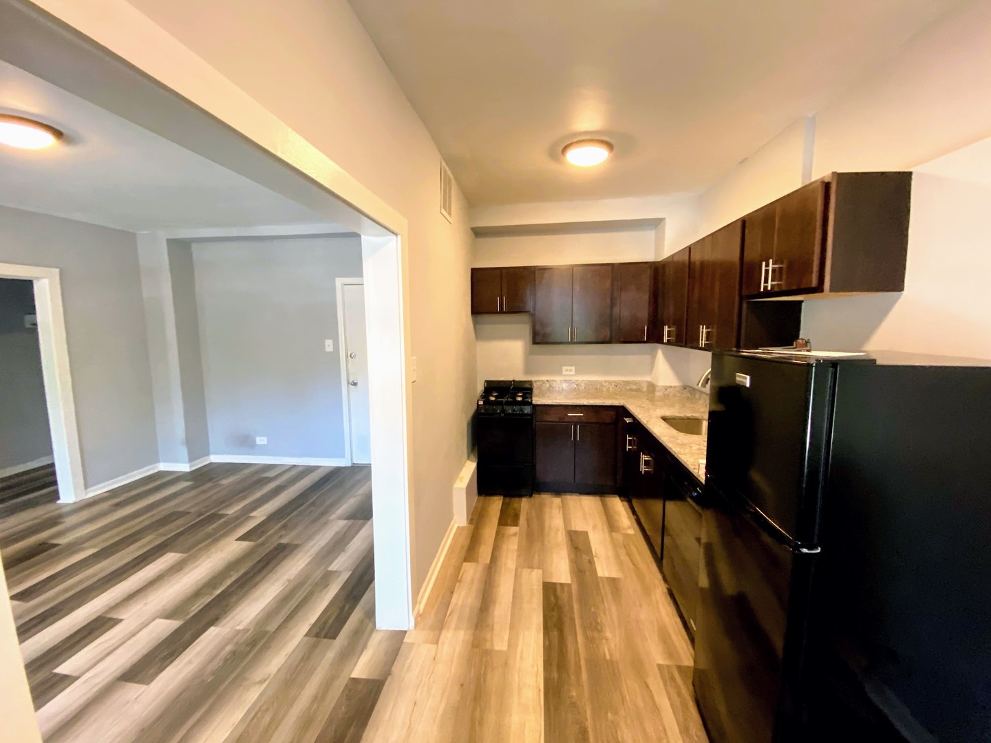 839 West Sheridan Road, Unit 214 Chicago, IL 60613 - Photo 7 of 12 Gallery Image 7