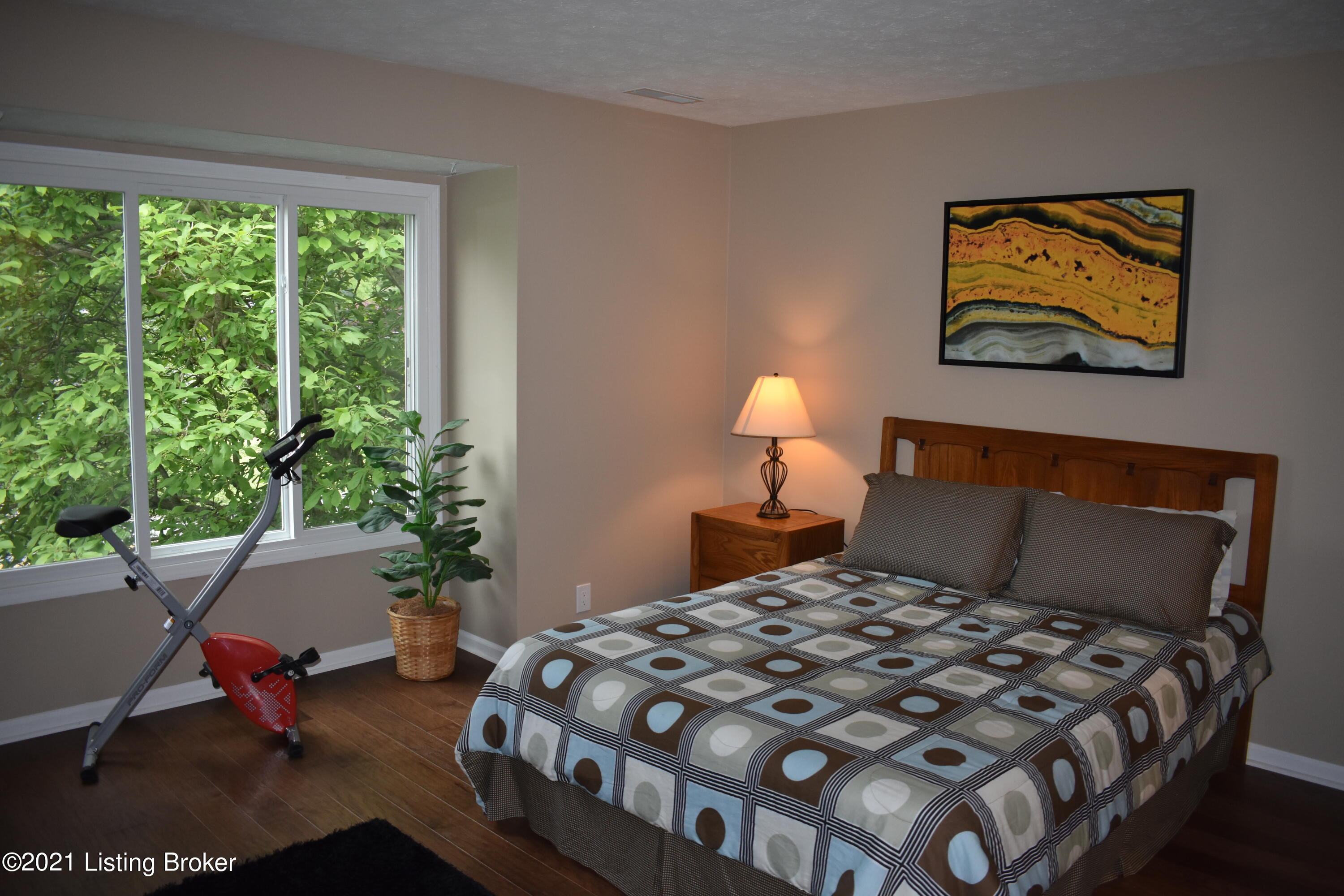 266 Moser Road Louisville, KY 40223 - Photo 12 of 19 DSC_0881