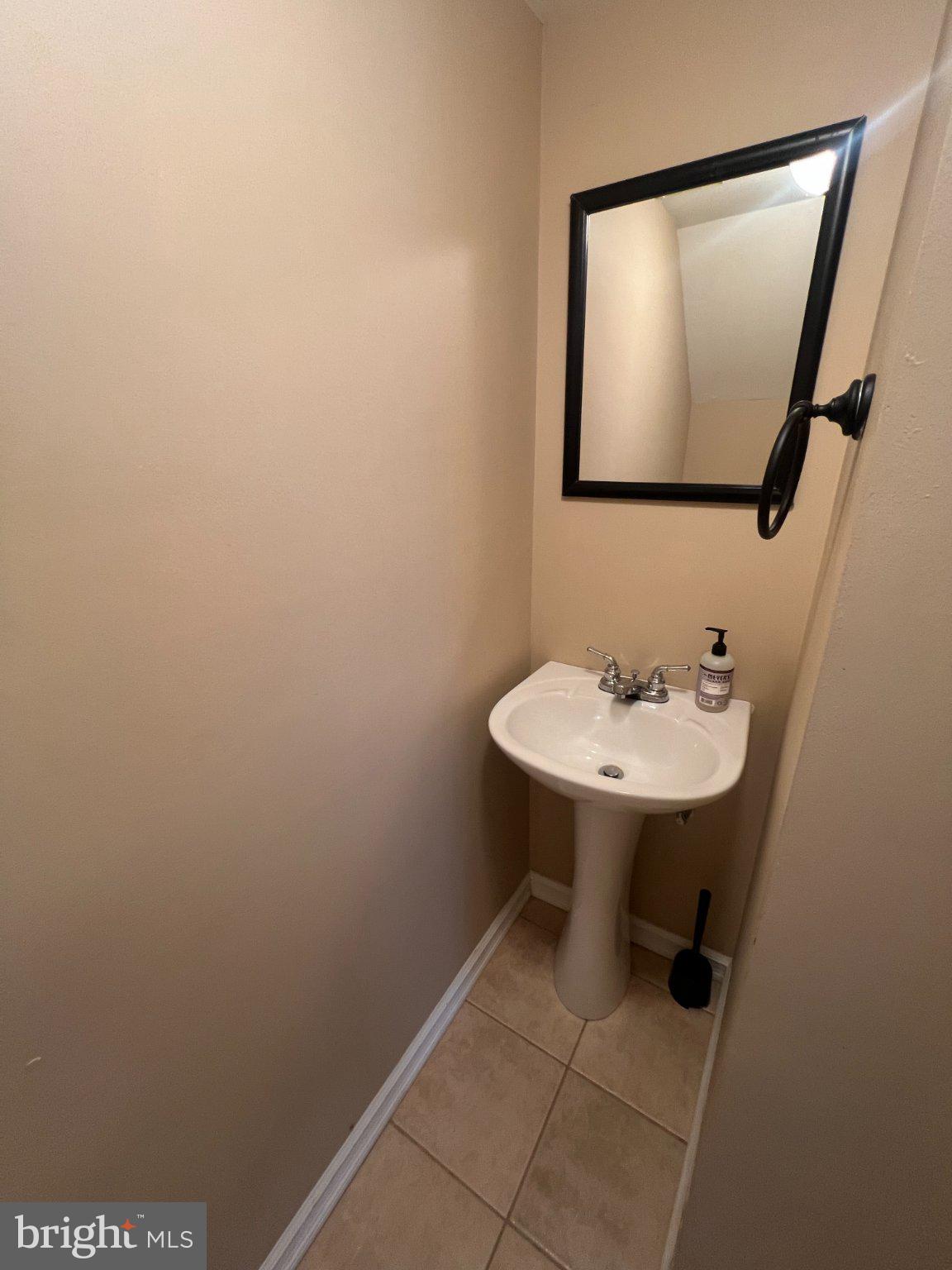 2904 State Hill Road, Unit F9 Reading, PA 19610 - Photo 17 of 30 Charming half-bath with modern touches.