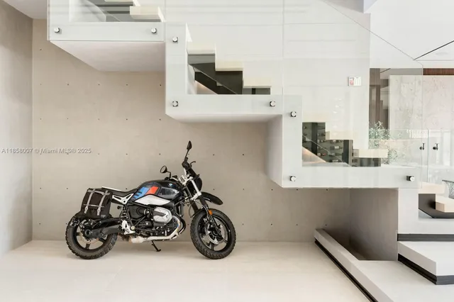 $8,990,000 | 493 Holiday Drive, Hallandale Beach, FL 33009