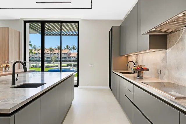 $8,990,000 | 493 Holiday Drive, Hallandale Beach, FL 33009