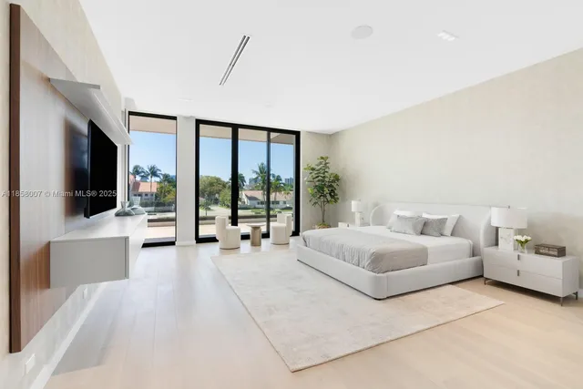 $8,990,000 | 493 Holiday Drive, Hallandale Beach, FL 33009