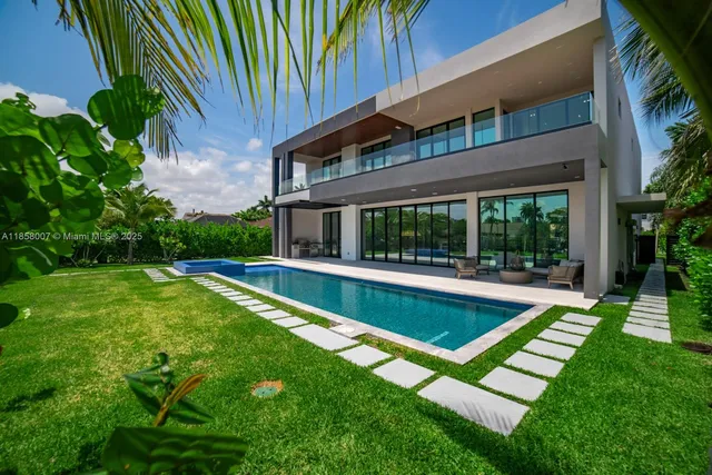 $8,990,000 | 493 Holiday Drive, Hallandale Beach, FL 33009