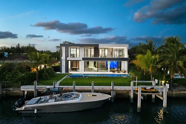 $8,990,000 | 493 Holiday Drive, Hallandale Beach, FL 33009