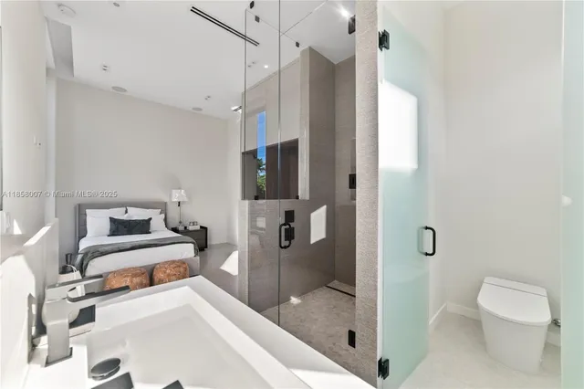 $8,990,000 | 493 Holiday Drive, Hallandale Beach, FL 33009