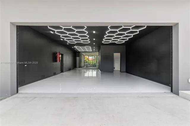 $8,990,000 | 493 Holiday Drive, Hallandale Beach, FL 33009