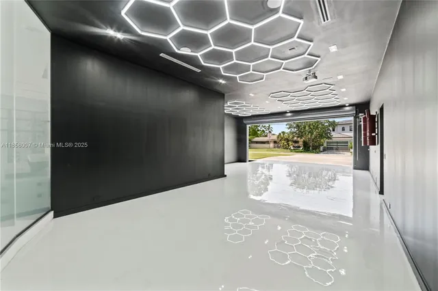 $8,990,000 | 493 Holiday Drive, Hallandale Beach, FL 33009