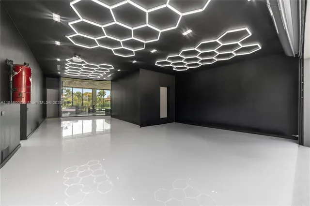 $8,990,000 | 493 Holiday Drive, Hallandale Beach, FL 33009