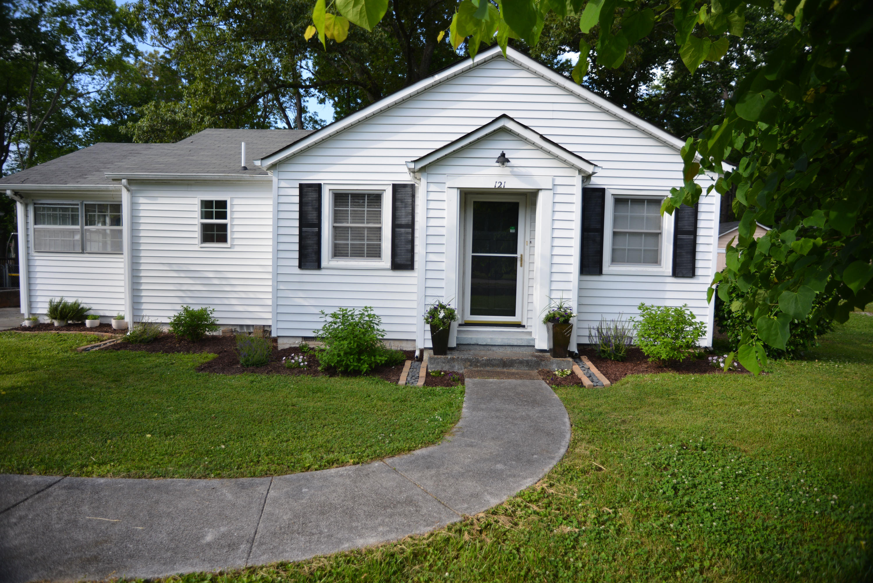 121 Passons Road Chattanooga, TN 37415 - Photo 2 of 28 PWP_8559