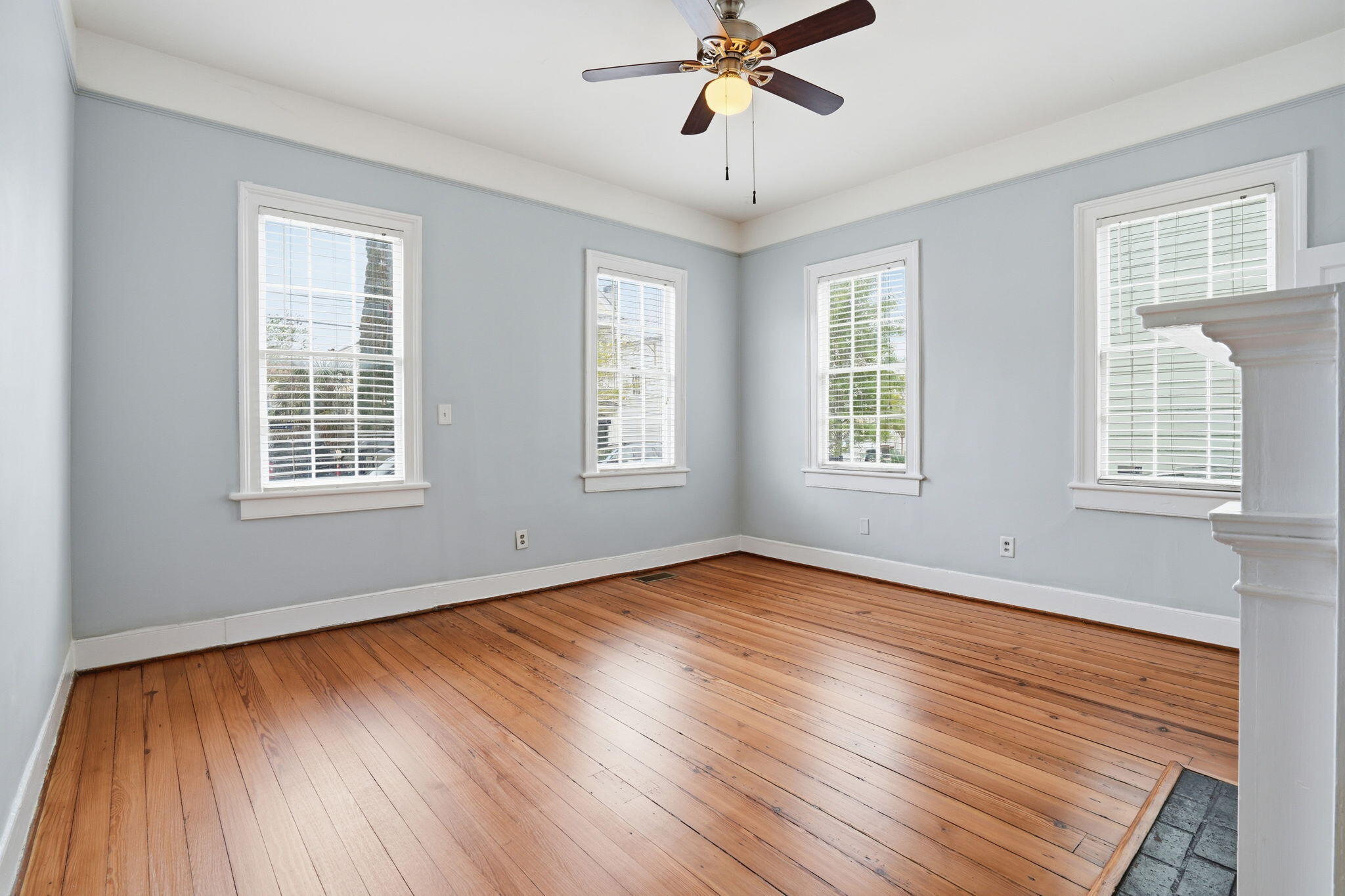 97 Smith Street Charleston, SC 29401 - Photo 5 of 33 13-web-or-mls-017_DSC06874