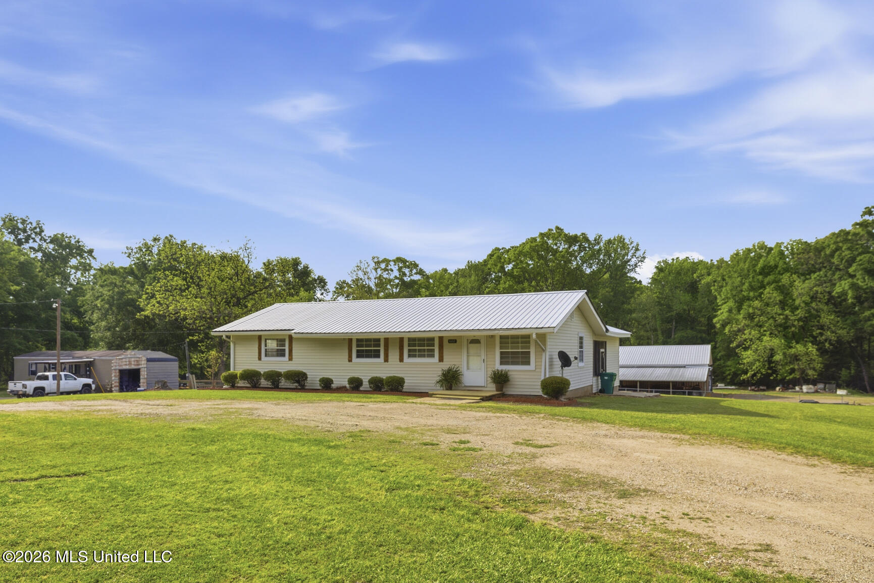 1457 Old Jackson Road Terry, MS 39170 - Photo 2 of 22 1457 Old Jackson Rd-18