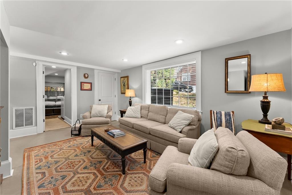 401 Ridgewood Avenue Gainesville, GA 30501 - Photo 48 of 70