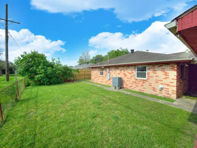 $164,900 | 2121 Brigade Drive, Chalmette, LA 70043