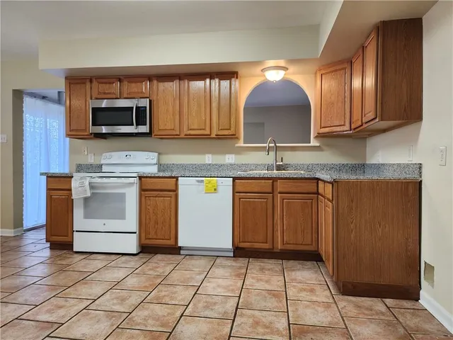 $164,900 | 2121 Brigade Drive, Chalmette, LA 70043