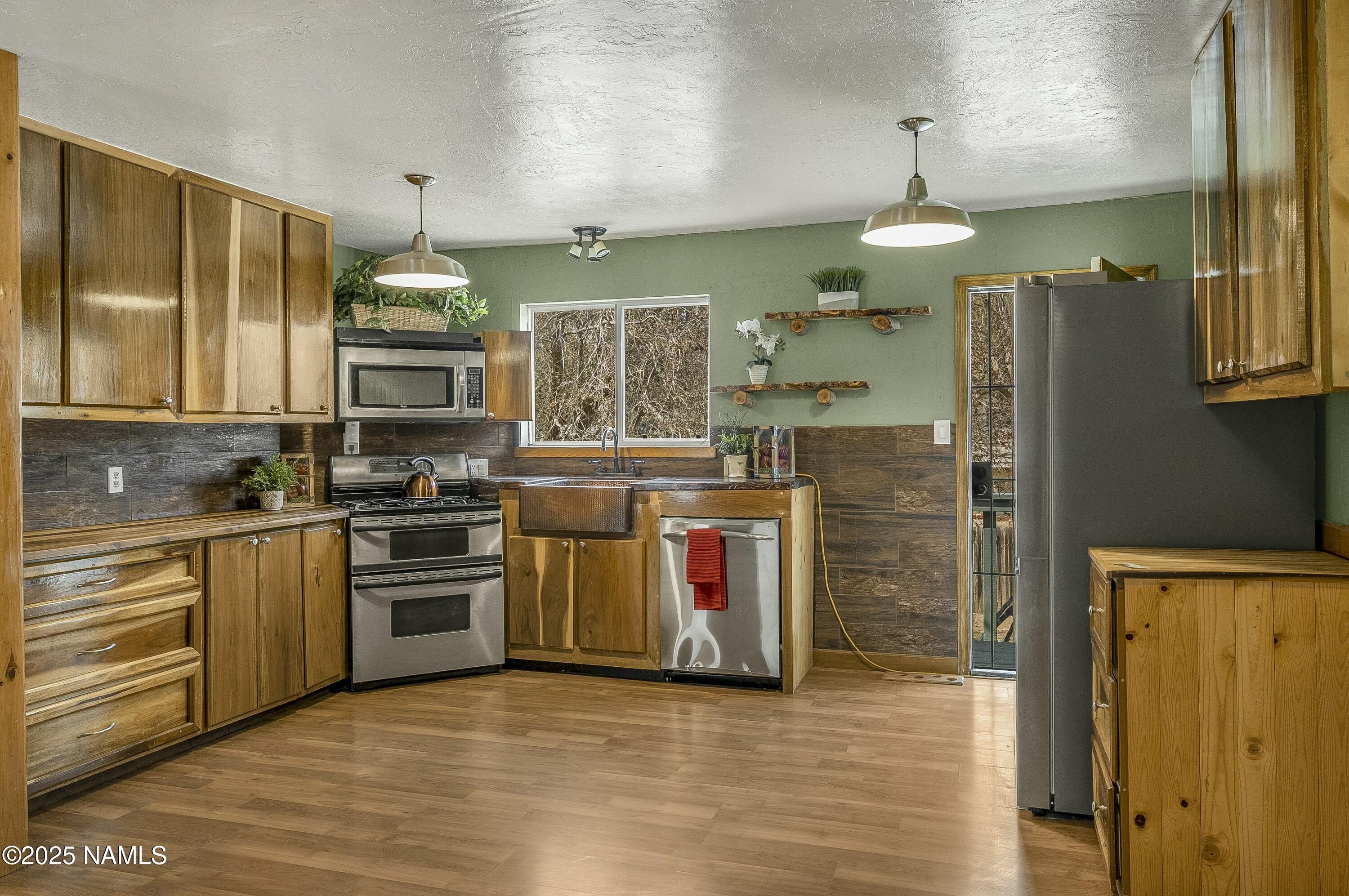 1731 North Deer Crossing Road Flagstaff, AZ 86004 - Photo 3 of 23 tempImageTSw9sQ