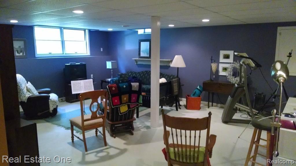 1444 Rowe Road Milford, MI 48380 - Photo 18 of 24 IMG_20140528_182037351.jpg