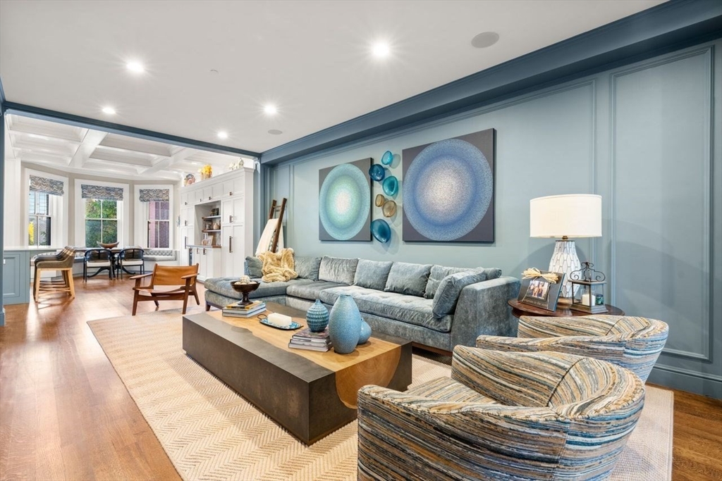 288 Commonwealth Avenue, Unit 3 Boston, MA 02115 - Photo 2 of 25 a living room with furniture and a wooden floor