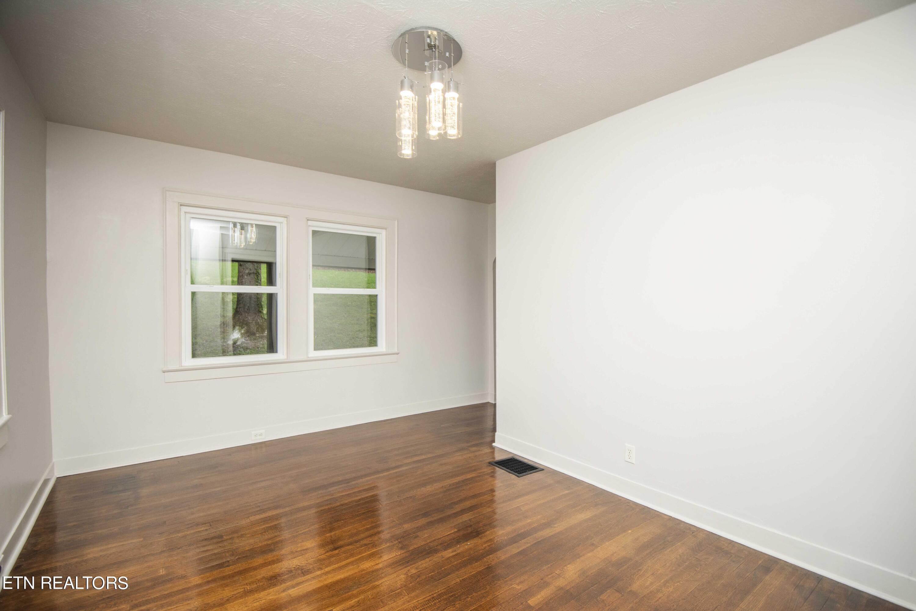 4708 Luttrell Road Knoxville, TN 37918 - Photo 11 of 40 dining 2_1