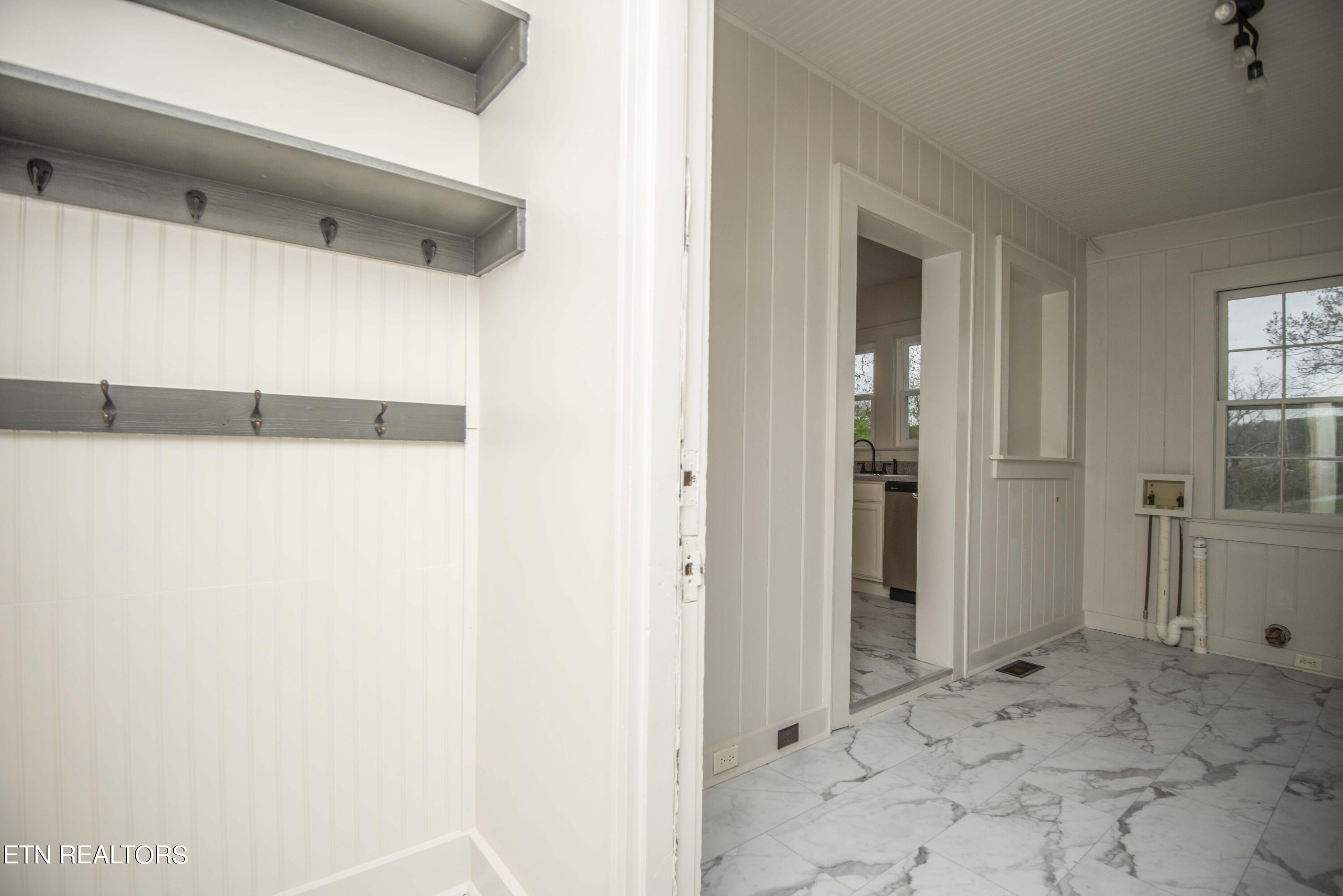 4708 Luttrell Road Knoxville, TN 37918 - Photo 18 of 40 mudroom_1