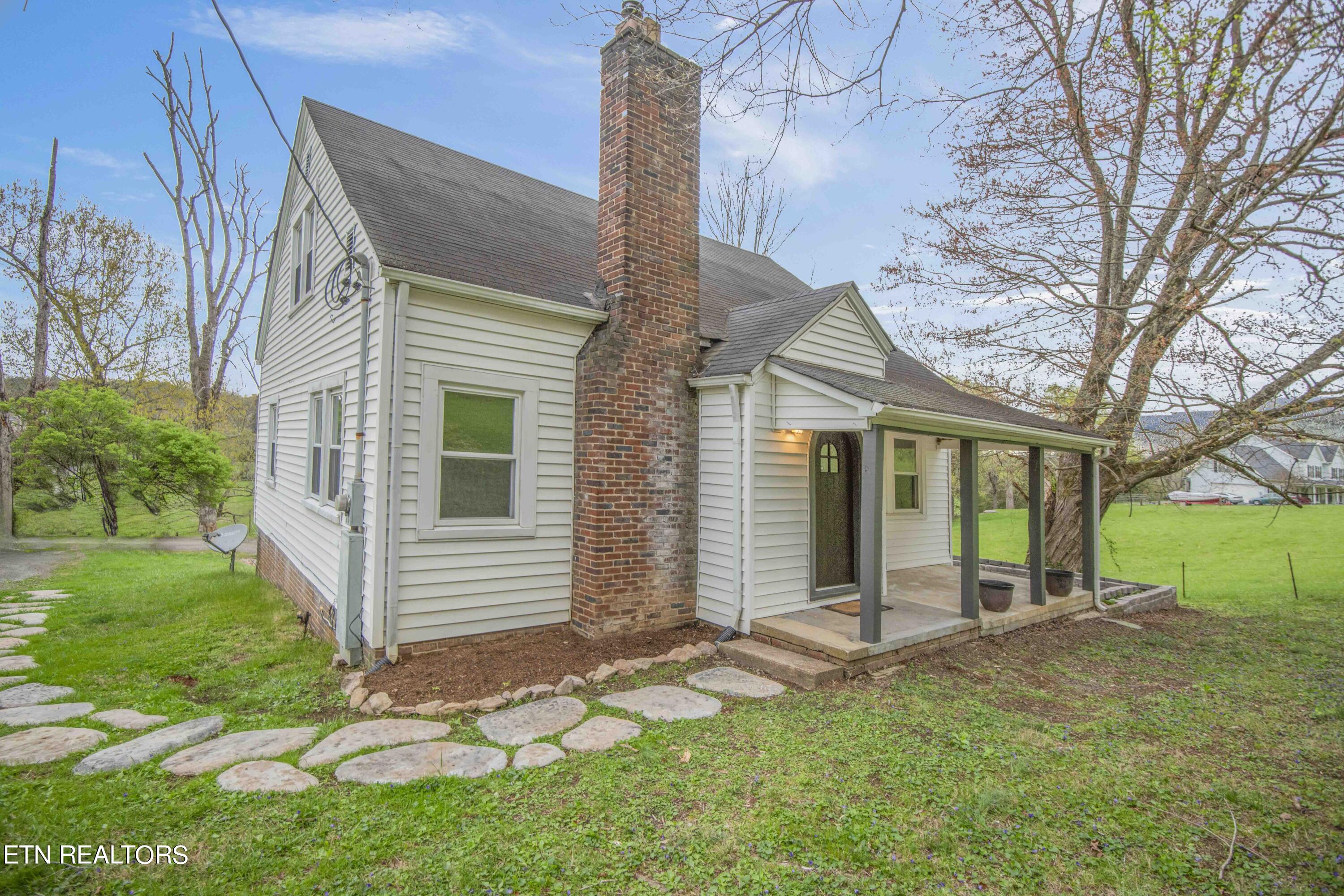 4708 Luttrell Road Knoxville, TN 37918 - Photo 2 of 40 exterior_1