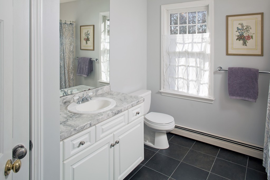 4 Pope's Farm Road Plympton, MA 02367 - Photo 8 of 22 Gallery Image 8