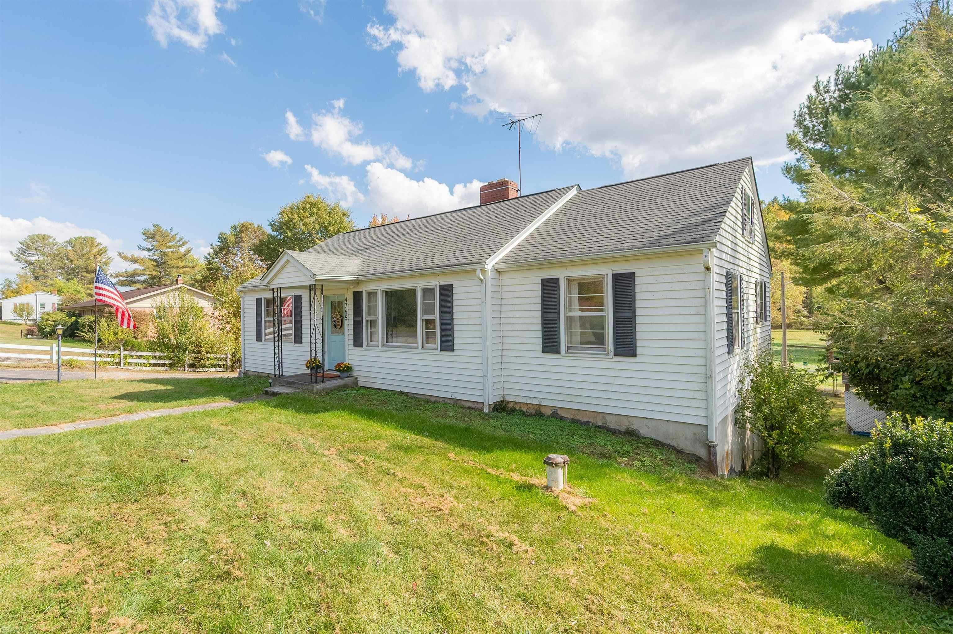 4765 Robinson Tract Road Pulaski, VA 24301 - Photo 5 of 77 Gallery Image 5