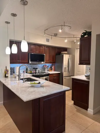 $2,800 | 180 Yacht Club Way, Unit 309, Hypoluxo, FL 33462