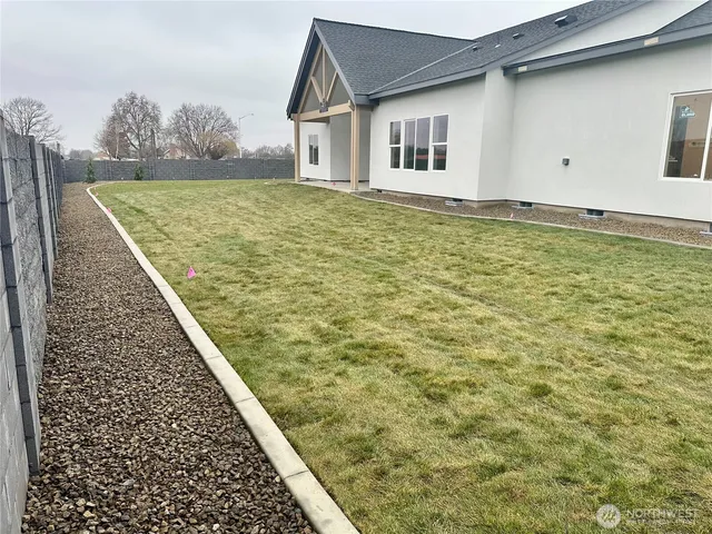 $949,999 | 511 Southwest 12th Street, College Place, WA 99324