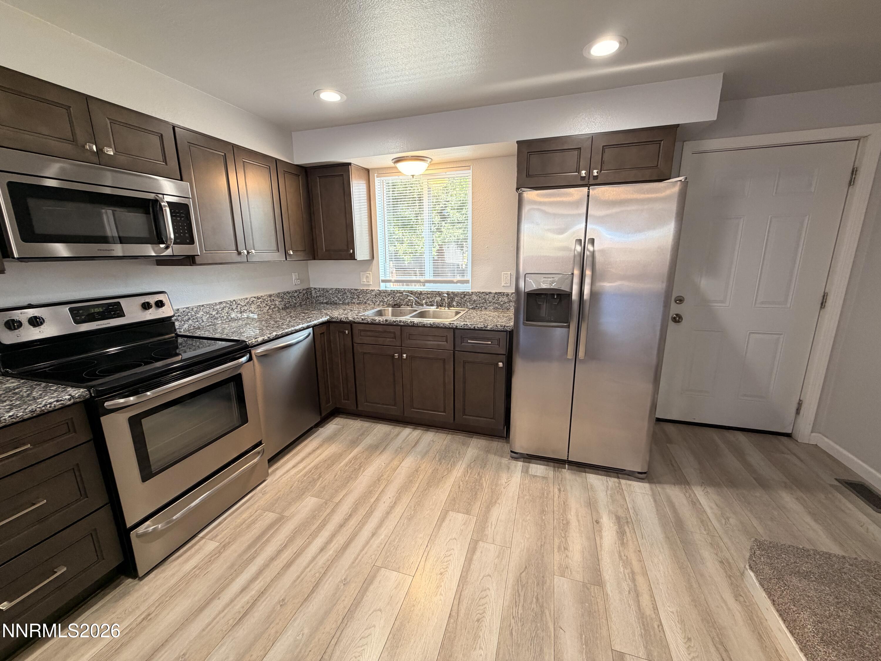 319 Thoma Street, Unit A Reno, NV 89502 - Photo 9 of 21 2026-06-28 11.46.32
