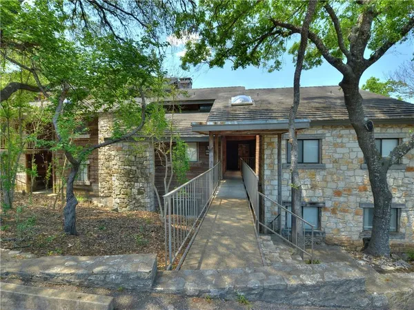 $1,800 | 8200 Neely Drive, Unit 159, Austin, TX 78759