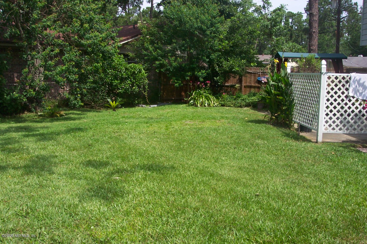 10648 Hampton Road Jacksonville, FL 32257 - Photo 9 of 9 Backyard 2