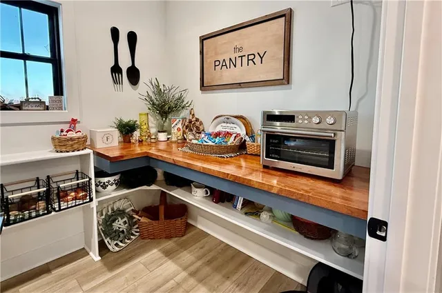 $739,000 | 10262 Airfield Lane, Richmond, MO 64085