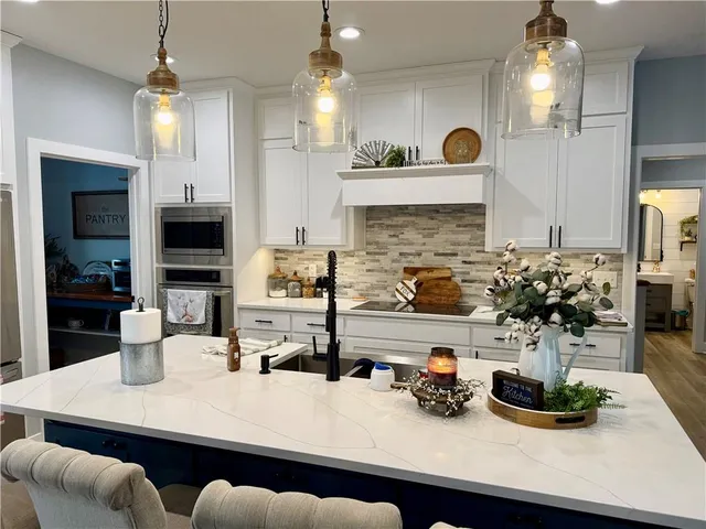 $739,000 | 10262 Airfield Lane, Richmond, MO 64085