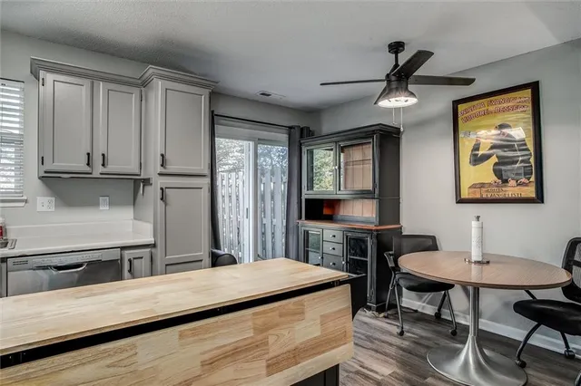 $200,000 | 1302 Southeast Broadway Court, Lee's Summit, MO 64081