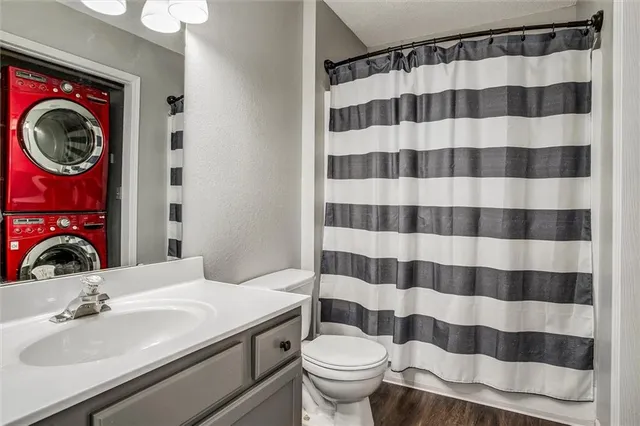 $200,000 | 1302 Southeast Broadway Court, Lee's Summit, MO 64081