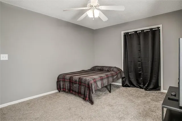 $200,000 | 1302 Southeast Broadway Court, Lee's Summit, MO 64081