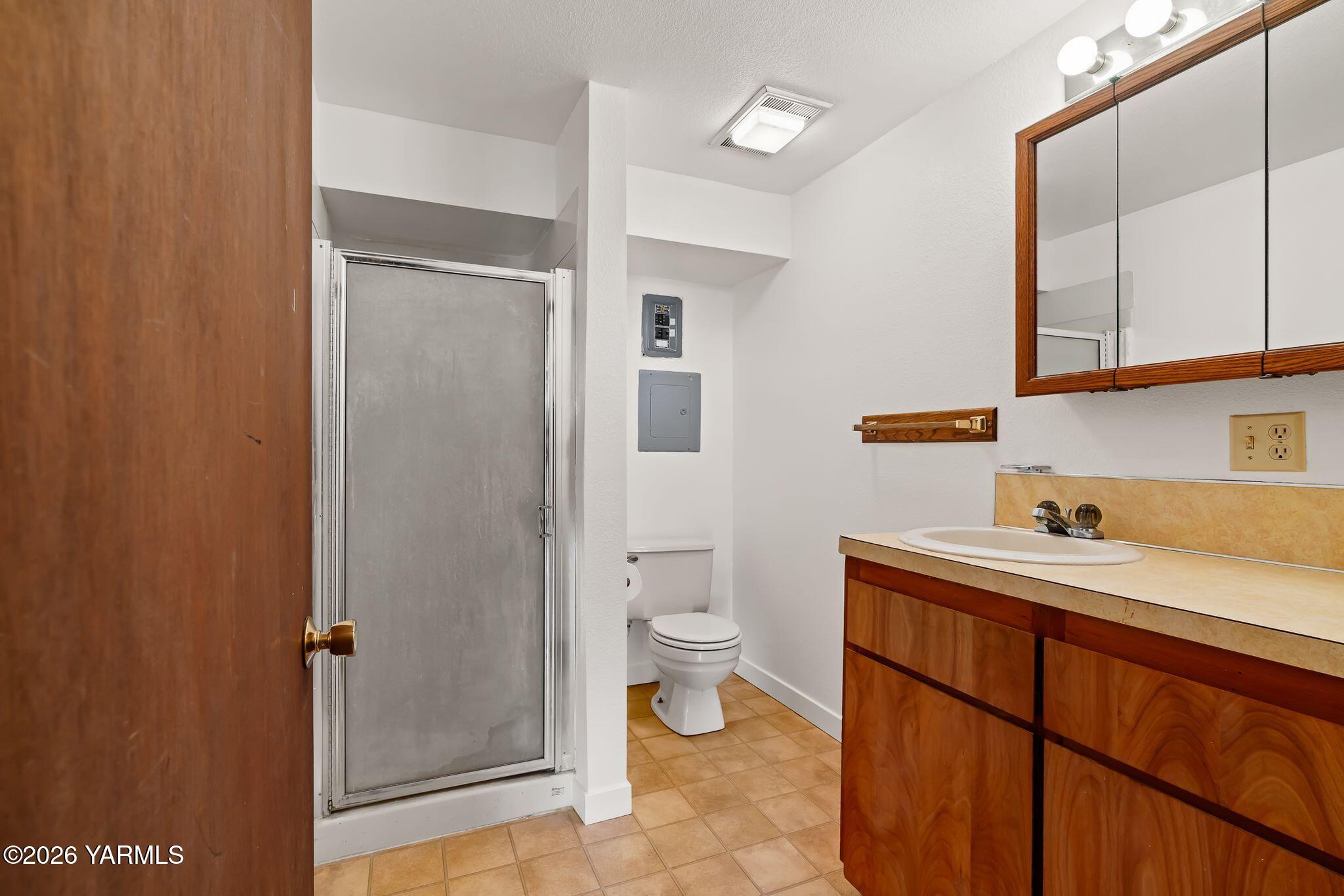 2311 McCullough Road Yakima, WA 98903 - Photo 23 of 35 Basement Bathroom 2