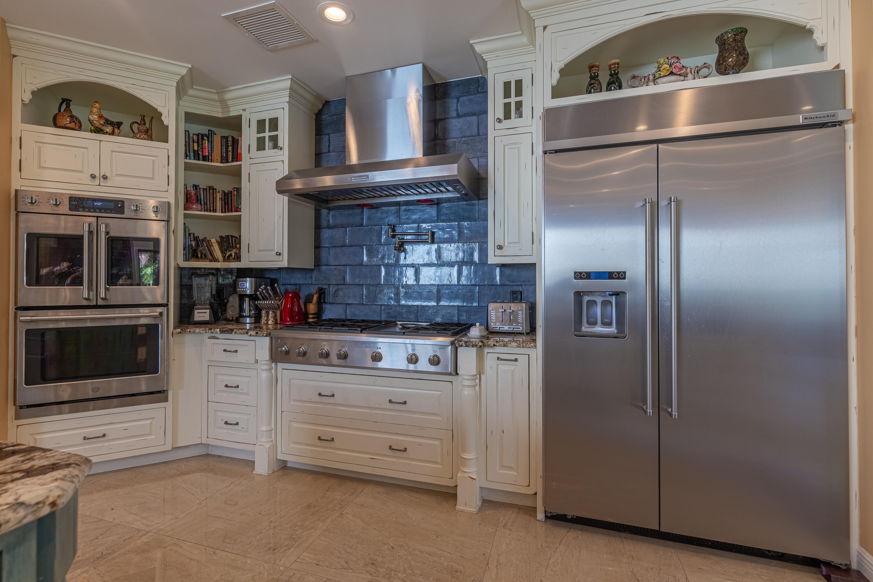 2943 B Road Loxahatchee Groves, FL 33470 - Photo 17 of 88 Kitchen-