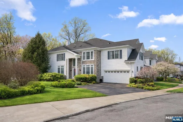 $990,000 | 48 Bovensiepen Court, Roseland, NJ 07068