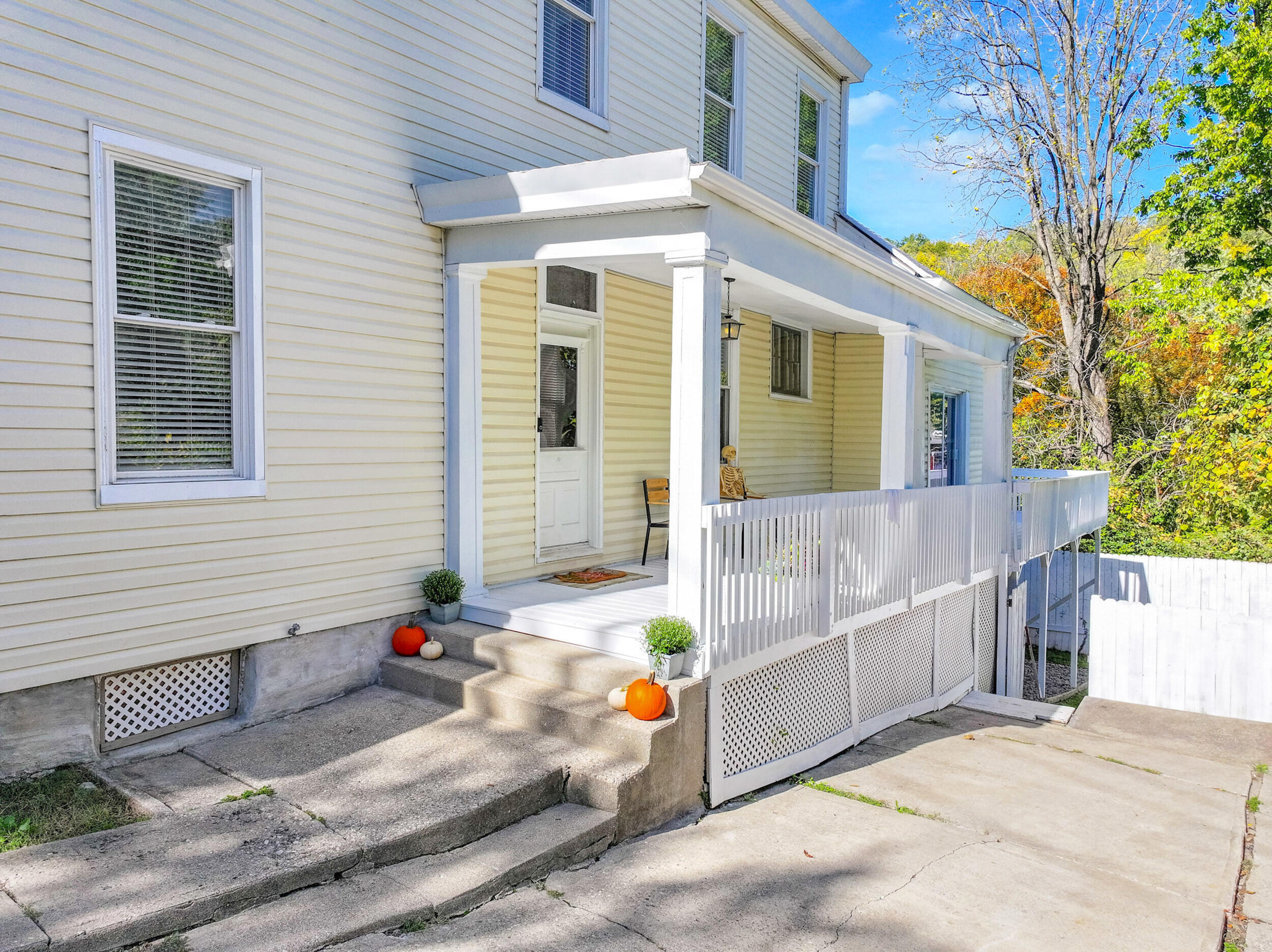 916 Montague Road Covington, KY 41011 - Photo 3 of 48 Gallery Image 3