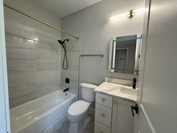 $3,250 | 2604 Francisco Street, Unit B, Austin, TX 78702
