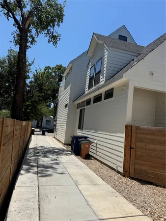 $3,250 | 2604 Francisco Street, Unit B, Austin, TX 78702