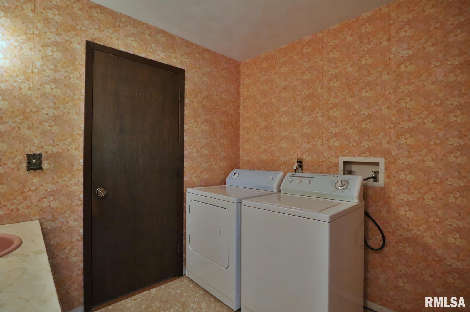 1106 Upper Spring Bay Road East Peoria, IL 61611 - Photo 16 of 44 Gallery Image 16