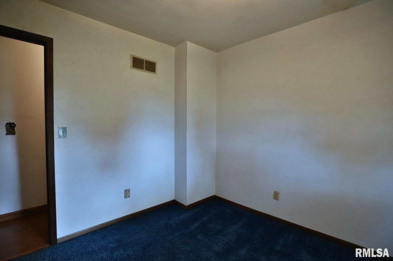 1106 Upper Spring Bay Road East Peoria, IL 61611 - Photo 17 of 44 Gallery Image 17