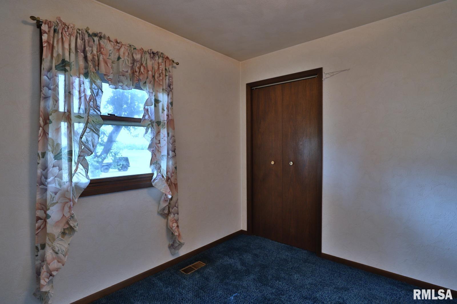 1106 Upper Spring Bay Road East Peoria, IL 61611 - Photo 18 of 44 Gallery Image 18
