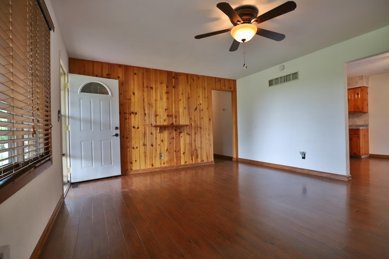 1106 Upper Spring Bay Road East Peoria, IL 61611 - Photo 2 of 44 Gallery Image 2