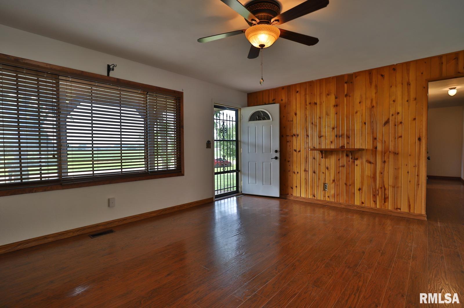 1106 Upper Spring Bay Road East Peoria, IL 61611 - Photo 3 of 44 Gallery Image 3