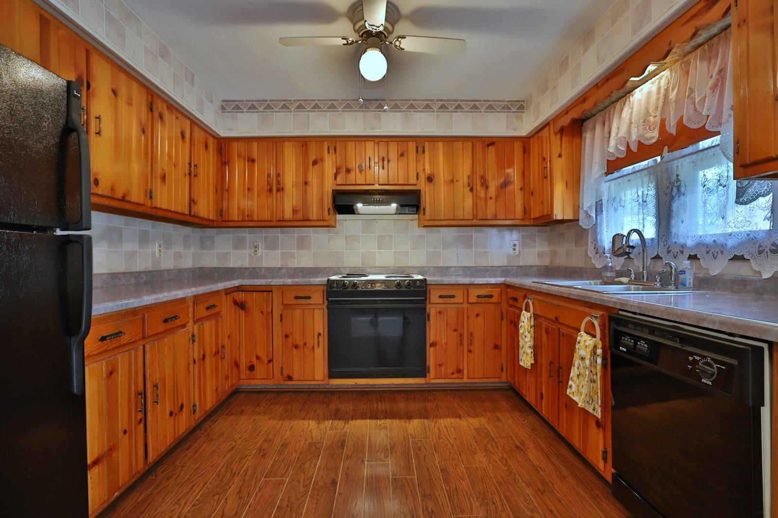 1106 Upper Spring Bay Road East Peoria, IL 61611 - Photo 8 of 44 Gallery Image 8