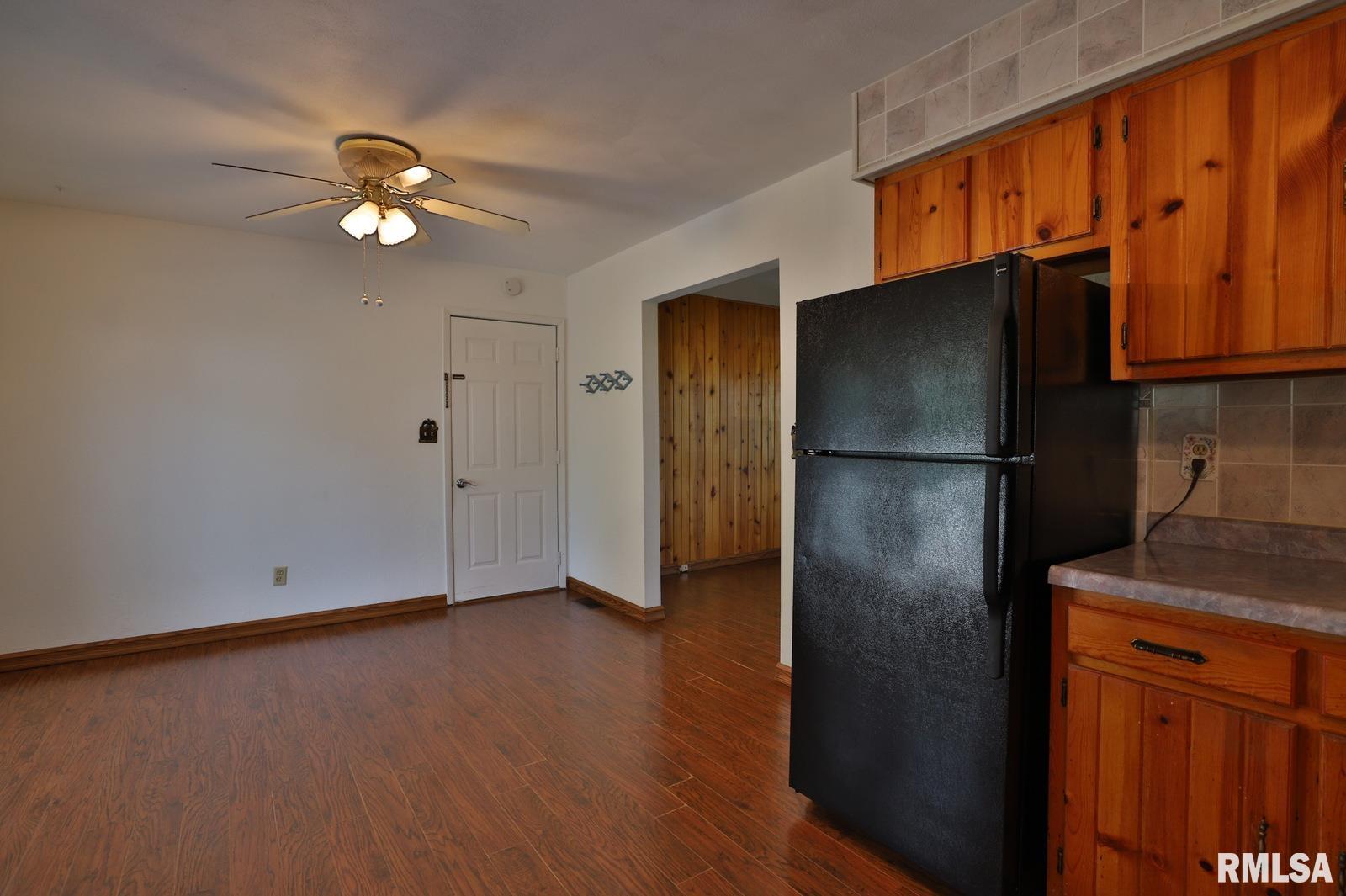 1106 Upper Spring Bay Road East Peoria, IL 61611 - Photo 10 of 44 Gallery Image 10